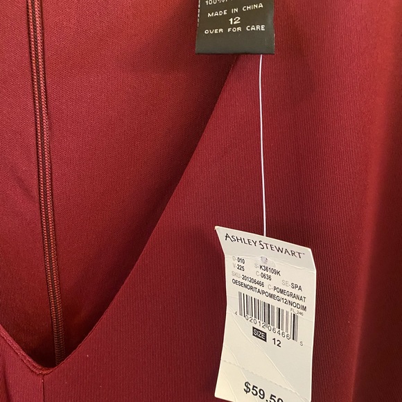 Burgundy dress - Picture 2 of 3